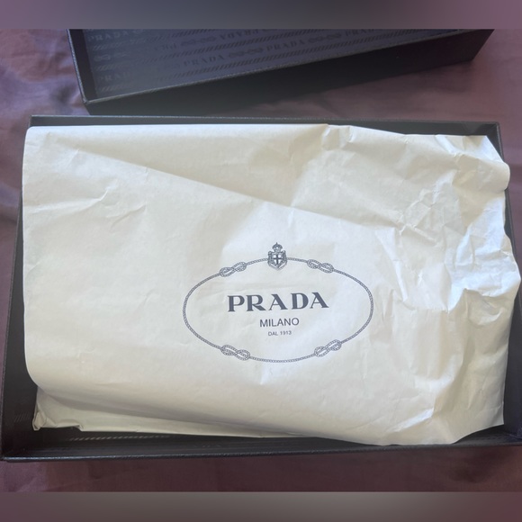 Velvet red Prada woman’s clutch - Picture 6 of 6